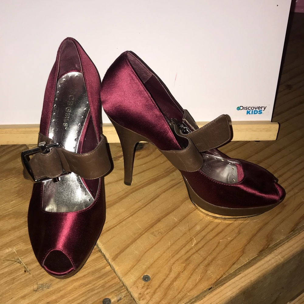 Peep toe heels